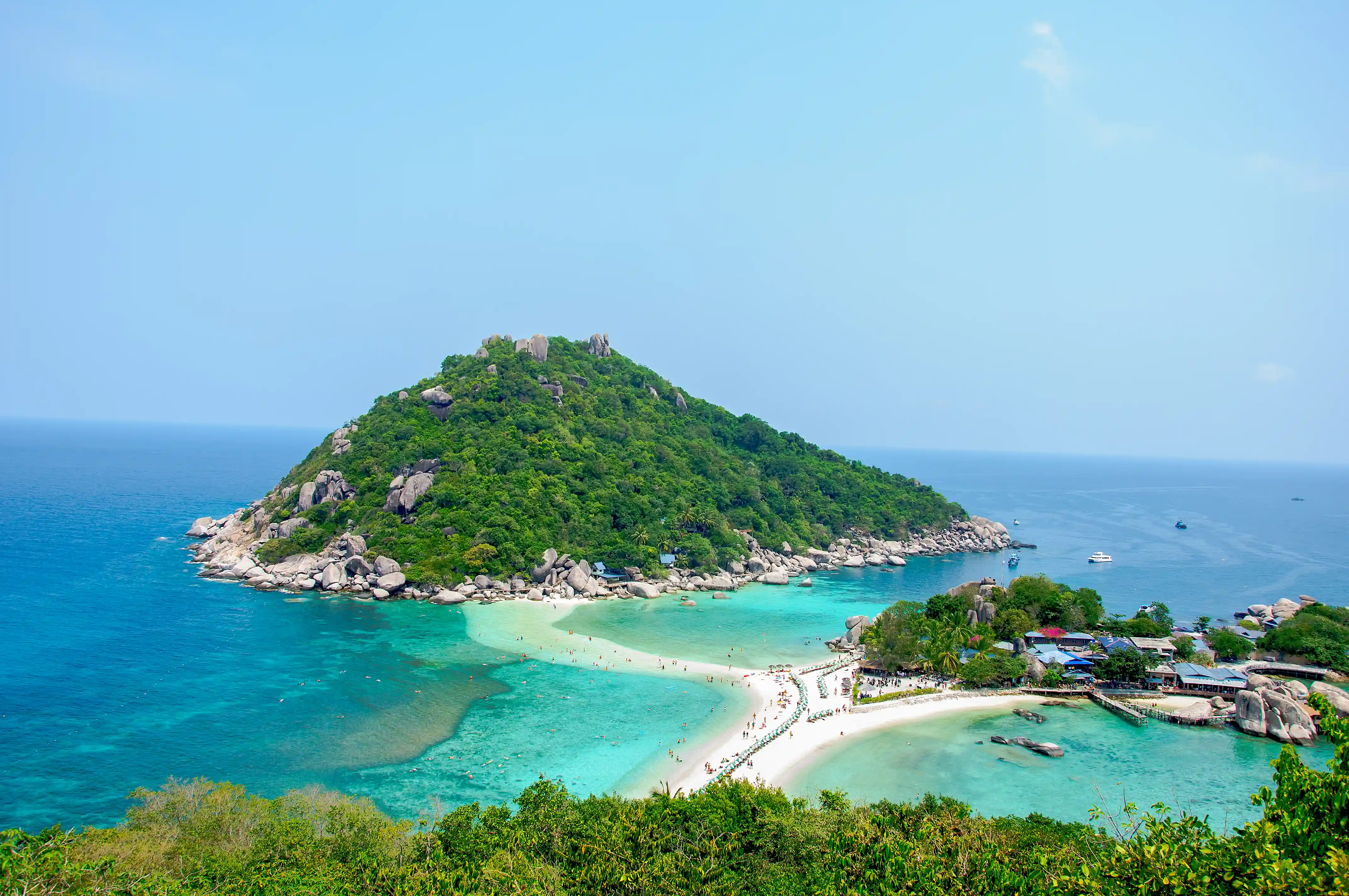 Ponnumthuruthu Island (Golden Island)