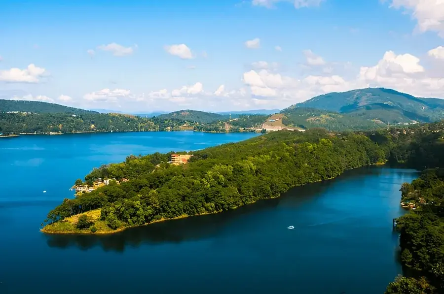 Umiam Lake (Barapani)